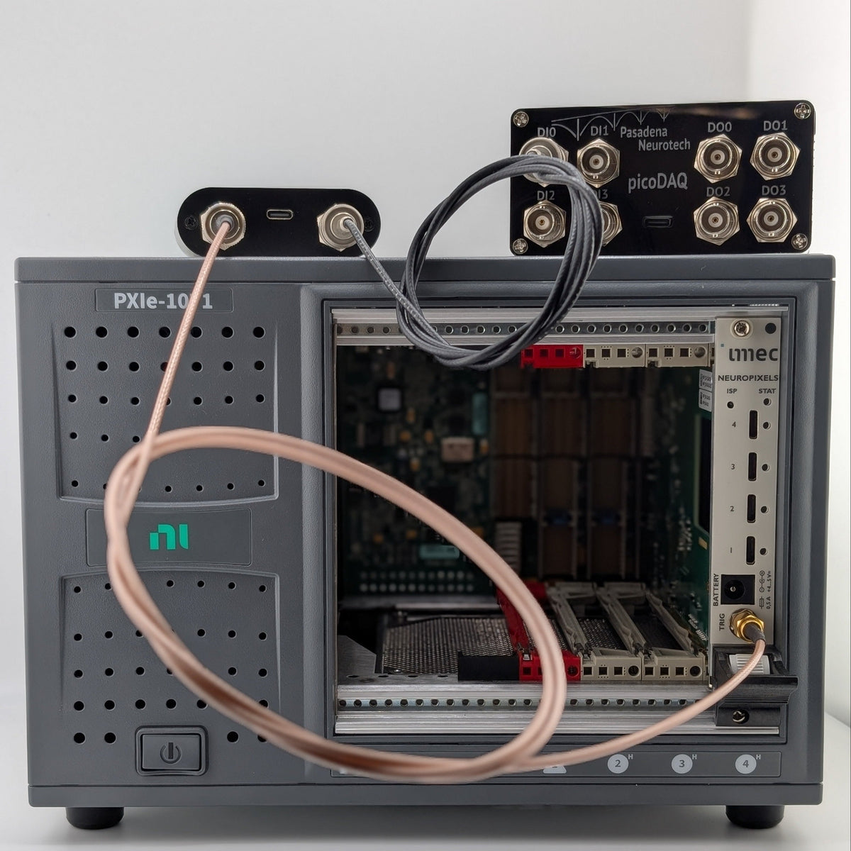 example use case with barcoder output split to a PXIe chassis and a Pasadena Neurotech PicoDAQ.